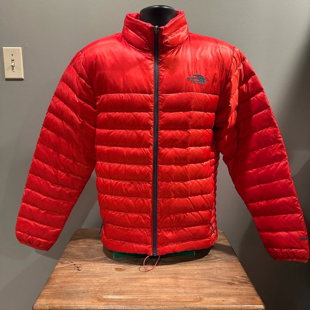 The North Face Men's Vibrant Red Puffer Jacket. Size large.
